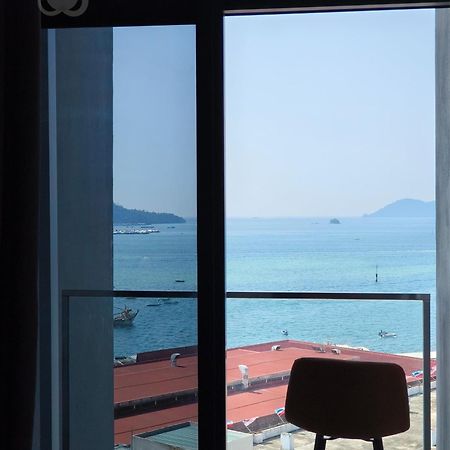 The Shore Studio Balcony Seaview By Clover Home A1101 Kota Kinabalu Exterior photo